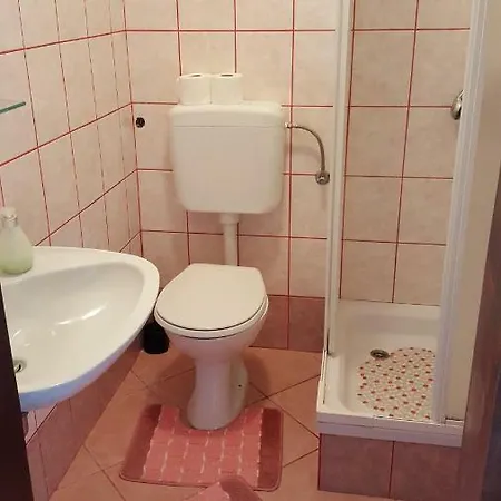 Ghedas Apartamento *